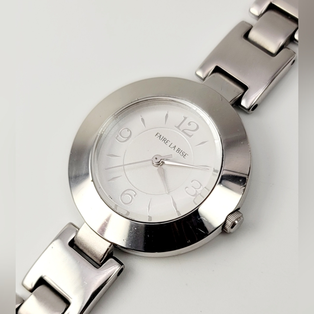 Orient “Faire la bise” QW-40 Vintage 1980s–1990s Gold-Tone Watch White Dial